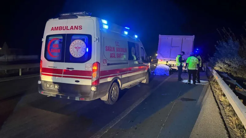 Uşak'ta Feci Kaza! Kamyona Çarpan Motosikletli Hayatını Kaybetti