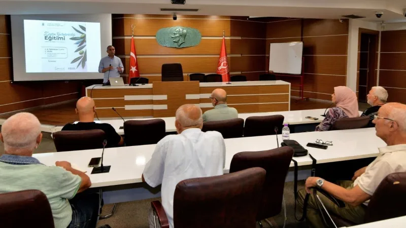 Zeytin üreticilerine Bornova'dan tarım desteği