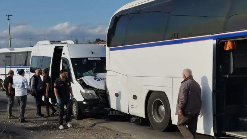Bursa'da Zincirleme Kaza! İşçi Servisi Otobüsü Faciası